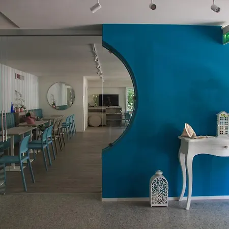 Adria Hotel 3*